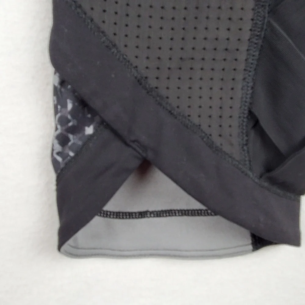 Lululemon Capri Leggings Womens‎ 4 XS Black Snake Criss-Cross Hem Elastic Waist